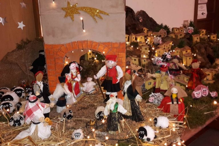 I bimbi di Oristano danno vita a un presepe ecologico