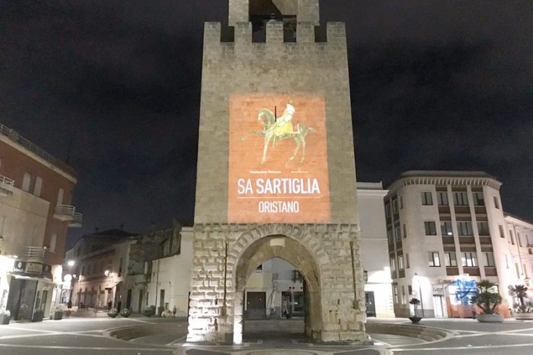 L’immagine de su componidori anche sull’antica torre di Mariano