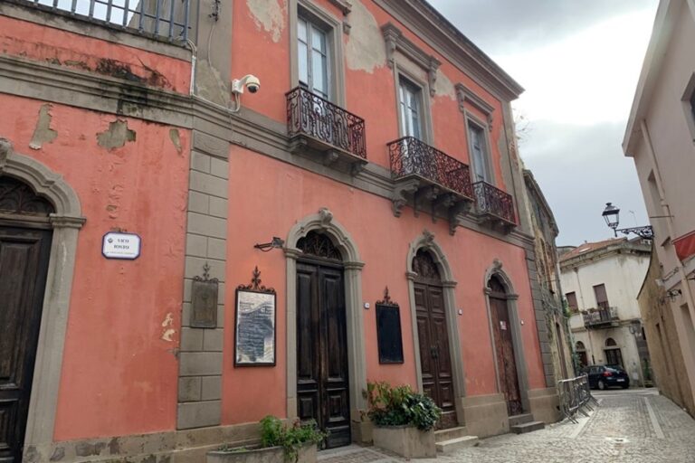 Dieci cori sul palco del teatro Garau per il concorso regionale Cantos ‘e Ammentos