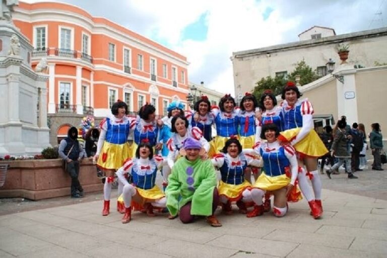 Non è Sartiglia senza le coreografie del Gruppo mascherato. Quest’anno un nuovo ingresso