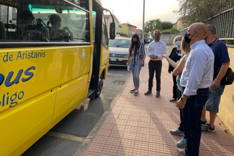 Studenti in autobus dalla “Deledda” alle due scuole provvisorie