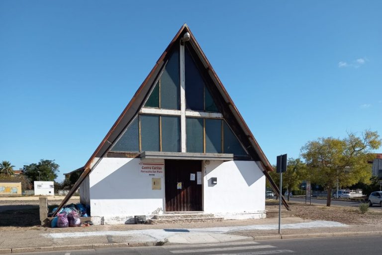 Chiude la vecchia chiesetta di San Paolo e il centro Caritas blocca  per ora la raccolta di vestiario