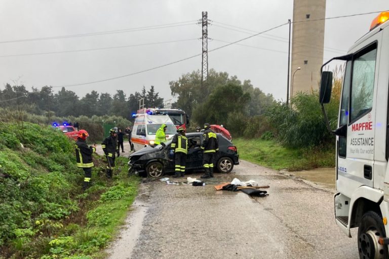 Auto fuori strada a Nuraxinieddu, un uomo all’ospedale