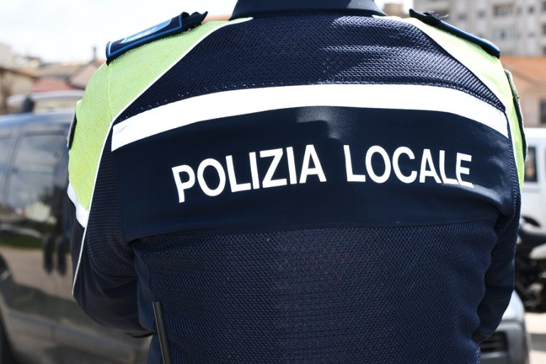 Brutta caduta in casa, ambulante soccorso dopo tre giorni in via Rossini