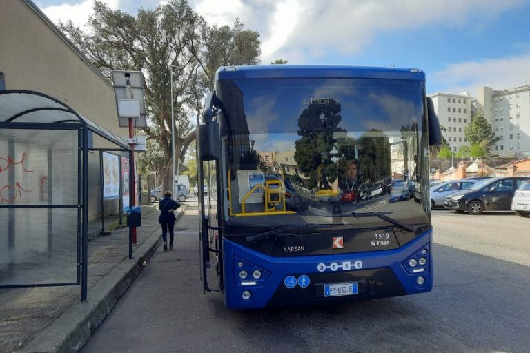 Lavori in corso sulle strade di Oristano e gli autobus saltano le fermate