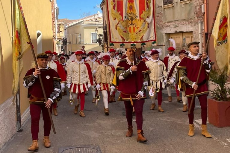 Il vincitore del Palio di Siena ospite dei Tamburini e Trombettieri della Pro loco per la Sartiglia