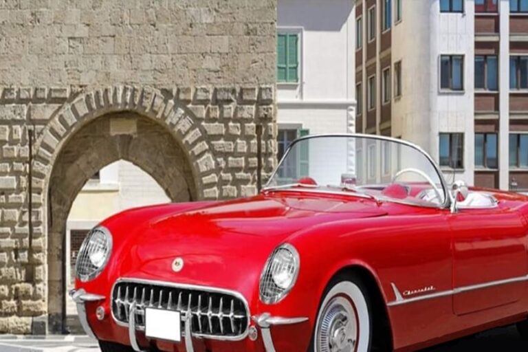 “Ruote nella storia”, auto d’epoca a Oristano nel ricordo di Franco Ghiani