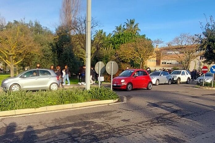 Liceo Scientifico - riscaldamenti spenti - uscita ragazzi