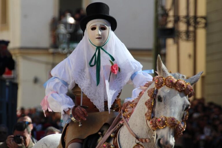 Passione e tante emozioni nel giorno della Sartiglia del Gremio dei Falegnami