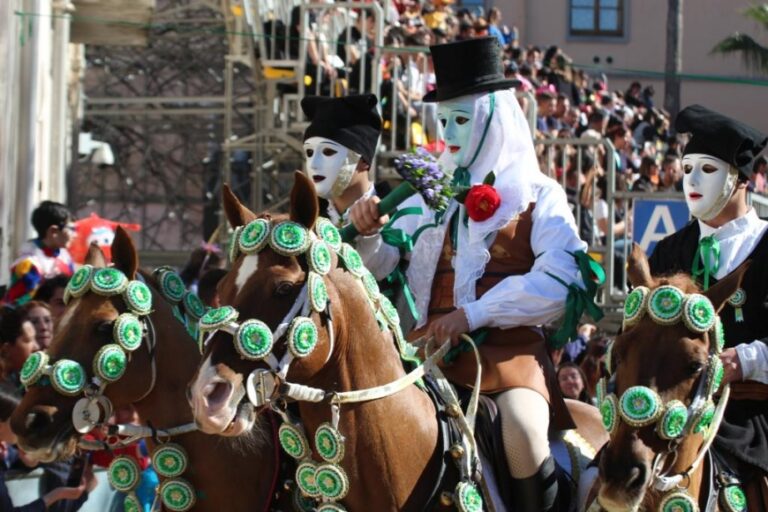 In vendita i biglietti per la Sartigliedda. Confermata la festa dei coriandoli