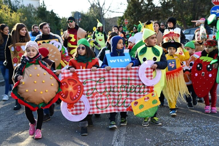 Tanto colore e tanta allegria: è tornata la Sfilata di Carnevale delle Ludoteche – Tutte le foto