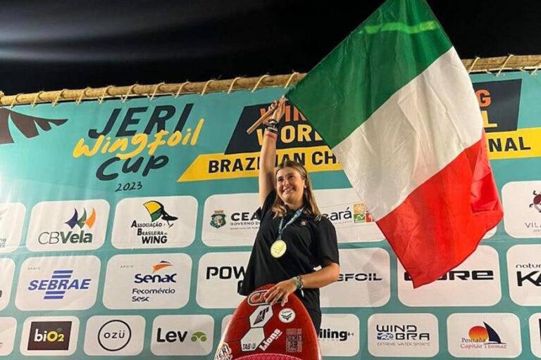 Due Spanu sul podio mondiale del Wingfoil: oro per Maddalena, argento per Nicolò