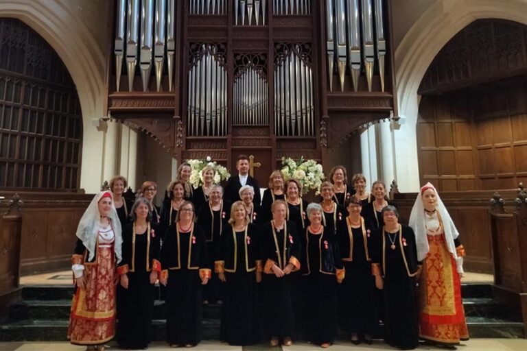 Musica natalizia in centro con il concerto itinerante del coro Sa Pintadera