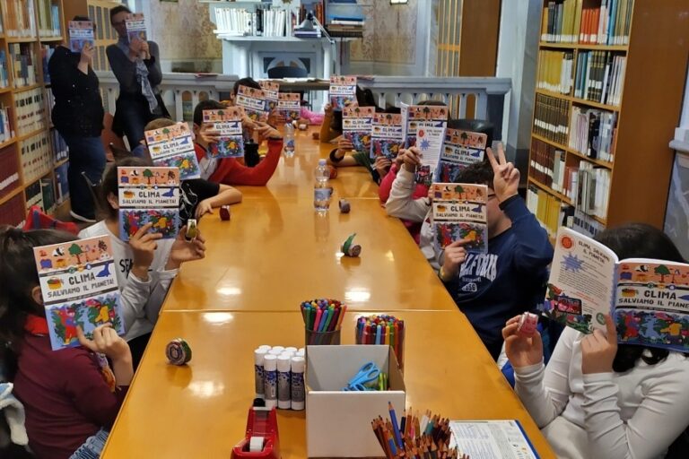 Circa duemila bambini in biblioteca a Oristano per i laboratori e tanto divertimento – Foto