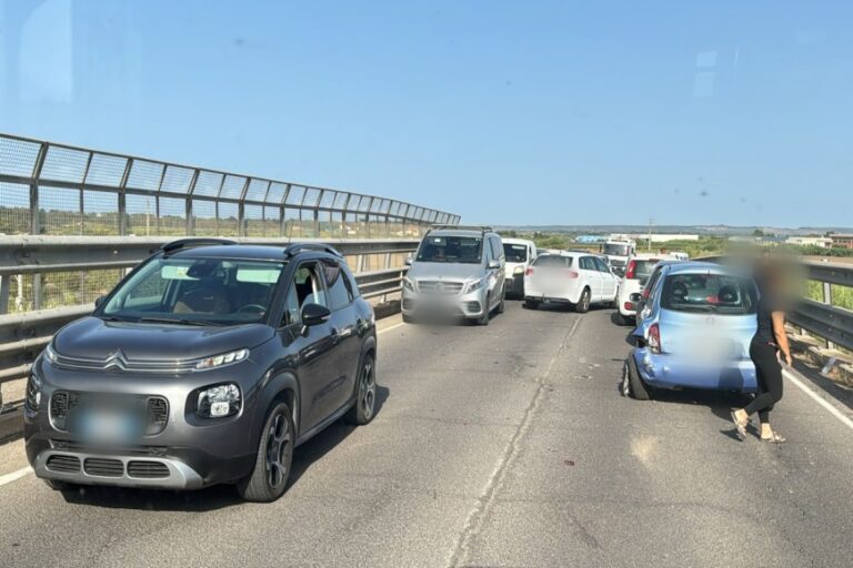 Incidente sul ponte di Brabau: traffico in tilt a Oristano. L’assessore chiama la Prefettura