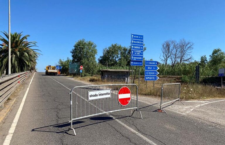 Chiuso il ponte sul Tirso, subito ingorghi sulla strada per il mare