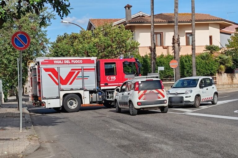 Allarme per una fuga di gas a Oristano. Strada bloccata