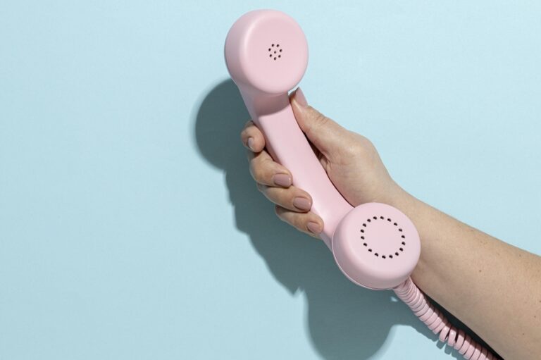 Donne e violenza, un telefono rosa per raccontare e chiedere consigli