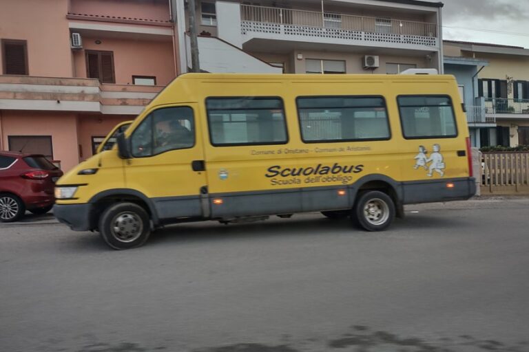 Polemica sul servizio scuolabus a Oristano:  alcuni mezzi troppo vecchi