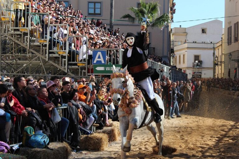 La Sartiglia a Carnevale e l’arrivo del componidori, parlano i documenti / Video