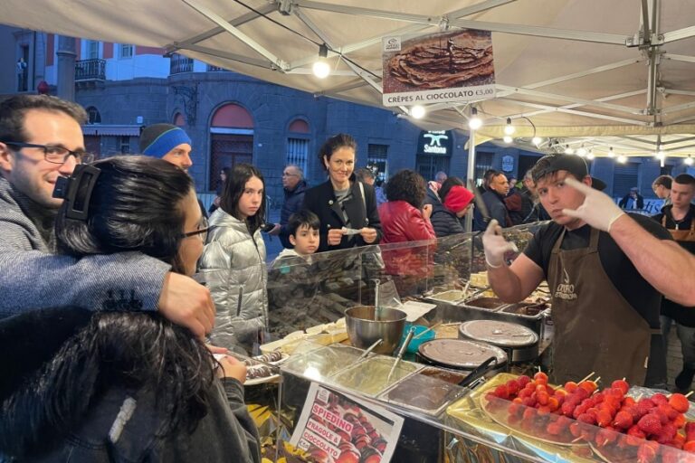 Oristano saluta il Chocomoments con una pralina alla Vernaccia e la tavoletta da record – Foto